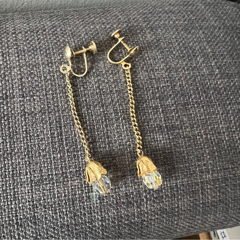 Vintage Pretty screw back earrings with gold plated design and crystals …